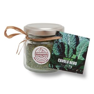 polvere di cavolo nero in vasetto